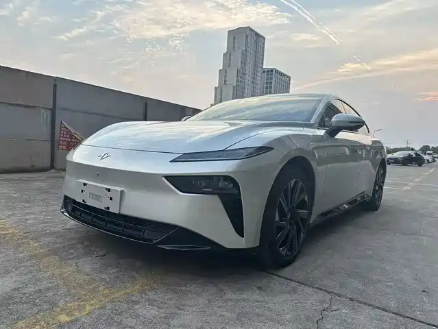 Dongfeng Yipai eπ007
