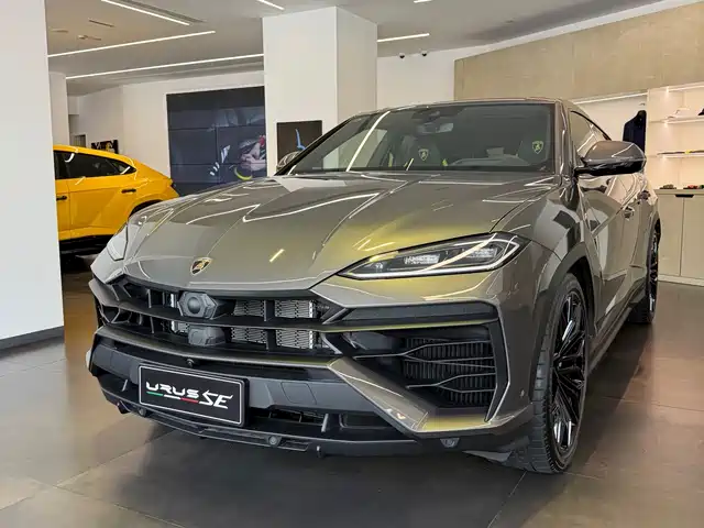 Lamborghini Urus SE —