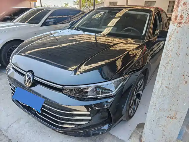 Volkswagen Passat 2025