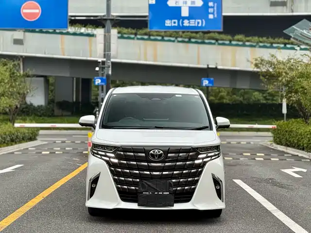 Toyota Alphard 2026