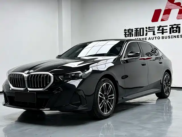 BMW BMW 5 Series 2025