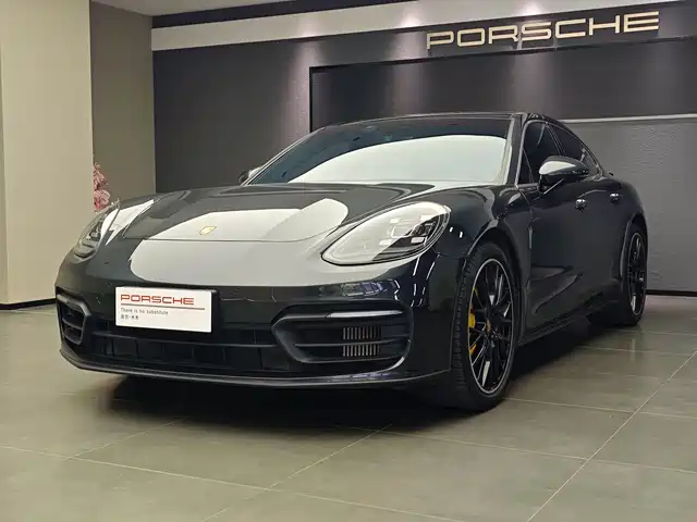 Porsche Panamera 2022