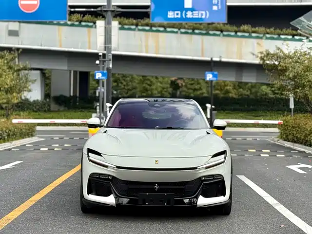 Ferrari Purosangue 2024