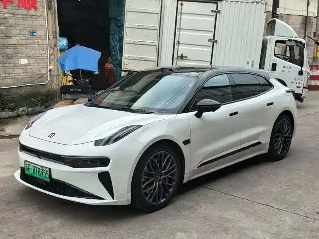 ZEEKR Zeekr 001 2024