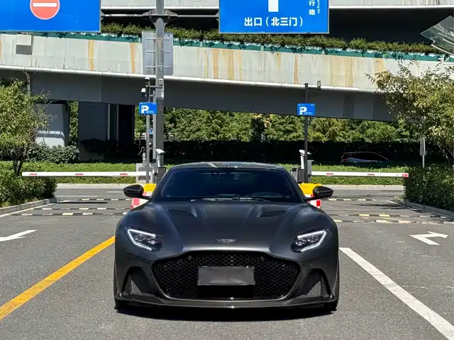 Aston Martin Aston Martin DBS