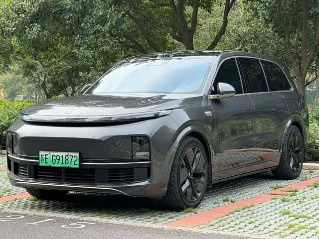 Li Auto Li Xiang L9 2025
