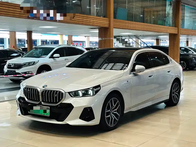 BMW BMW i5 2024