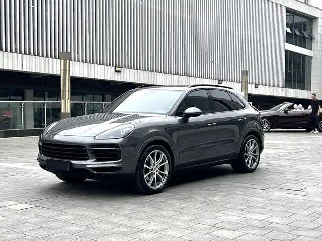 Porsche Cayenne 2021