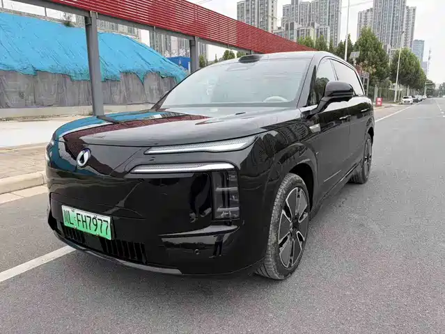 Denza Denza N8L 2025