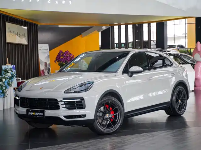 Porsche Cayenne 2022