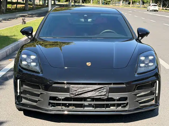 Porsche Panamera 2025