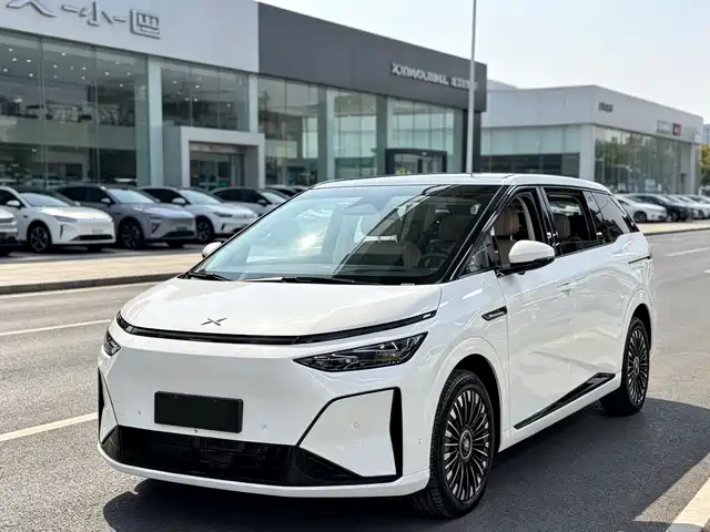 XPeng XPeng X9 2025