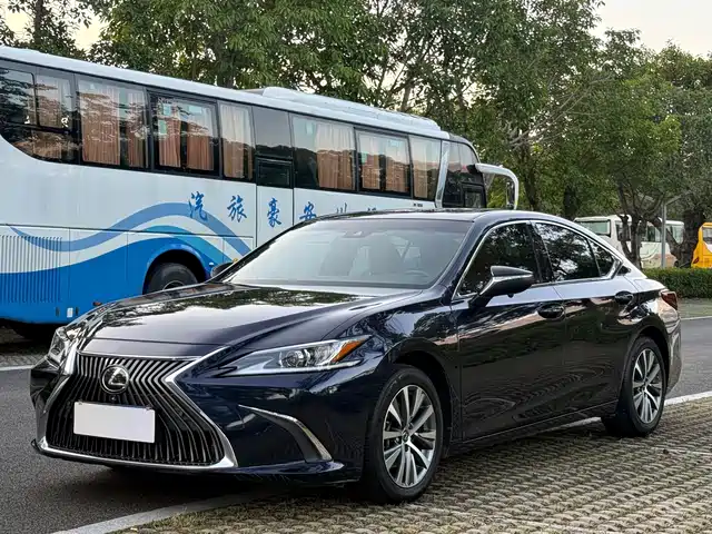 Lexus Lexus ES 2021