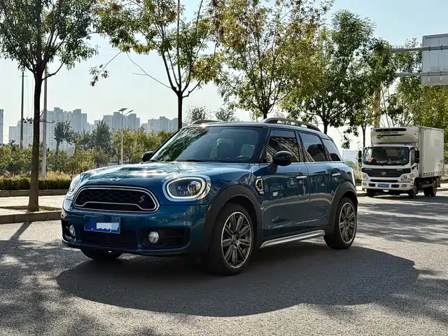 MINI MINI COUNTRYMAN 2018